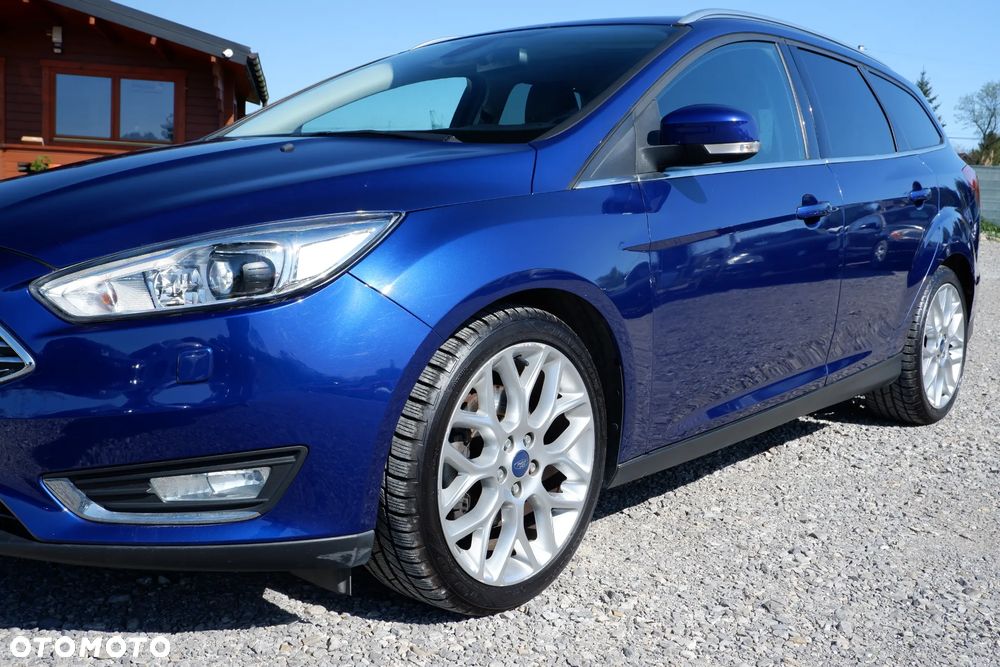 Ford Focus SW 1.5 EcoBoost S&S TITANIUM - 36