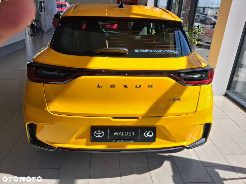 Lexus LBX - 5