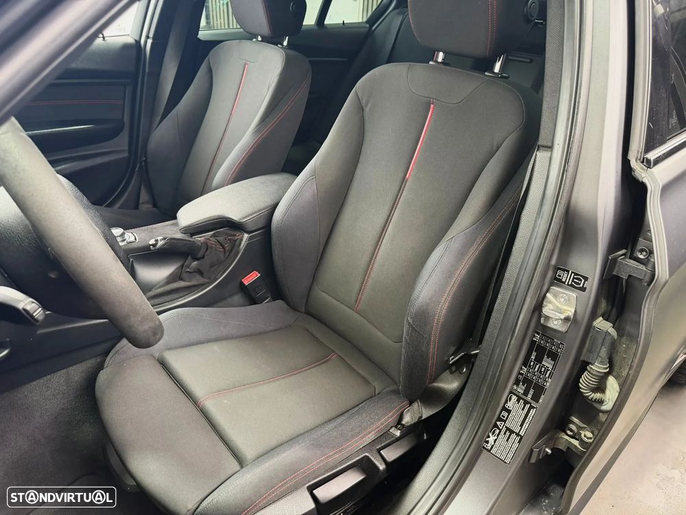 BMW 320 d xDrive Sport Line - 15