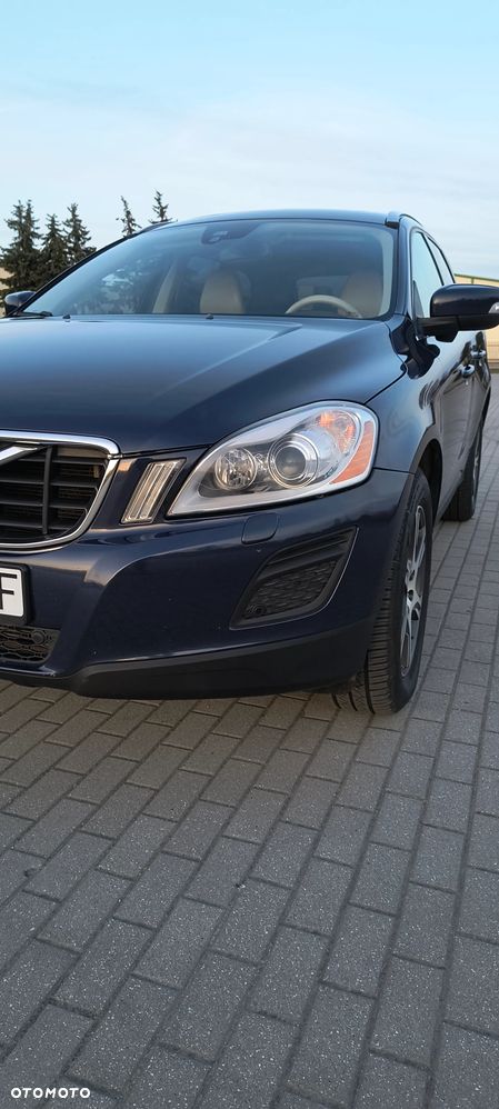 Volvo XC 60 T6 AWD Momentum - 2
