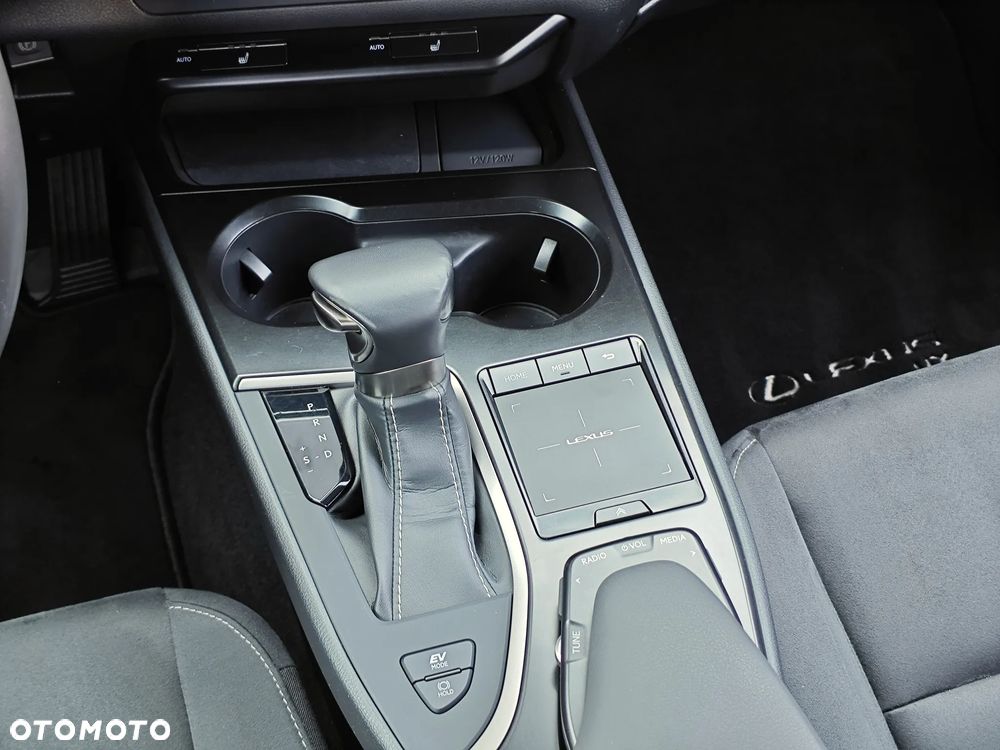 Lexus UX 250h GPF Elegance 2WD - 22