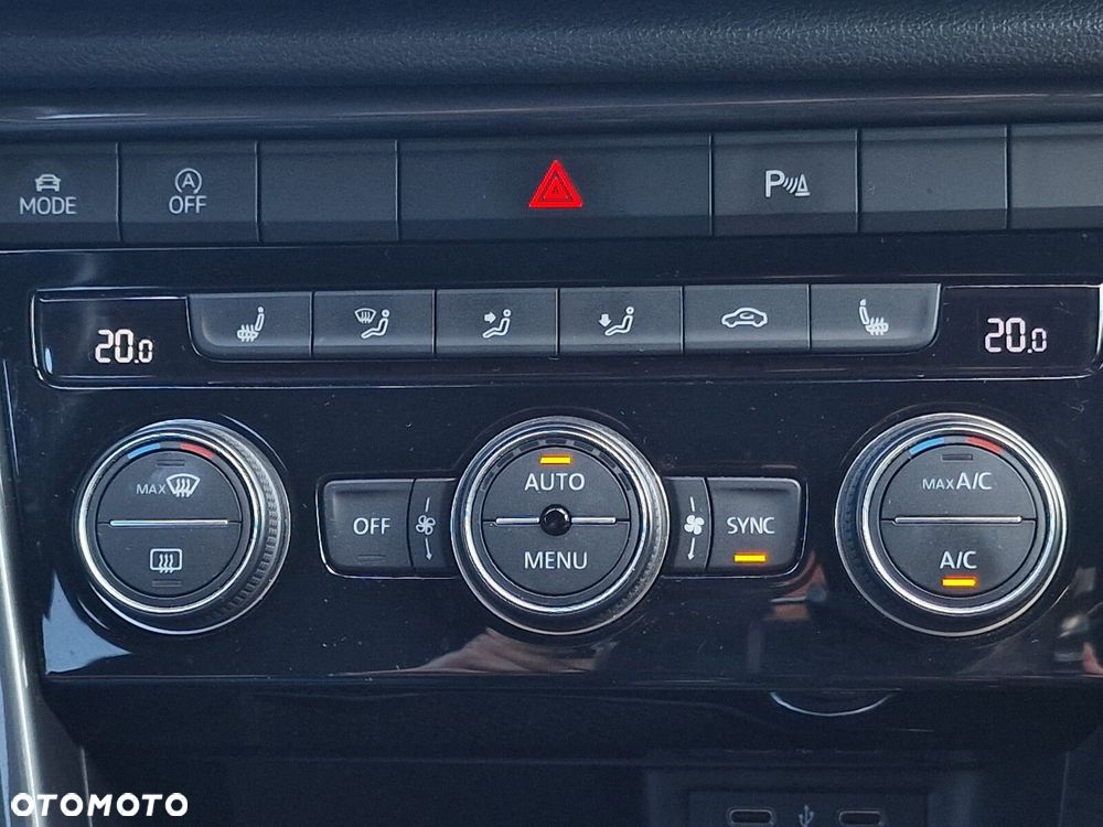 Volkswagen T-Roc 1.5 TSI ACT Premium - 27