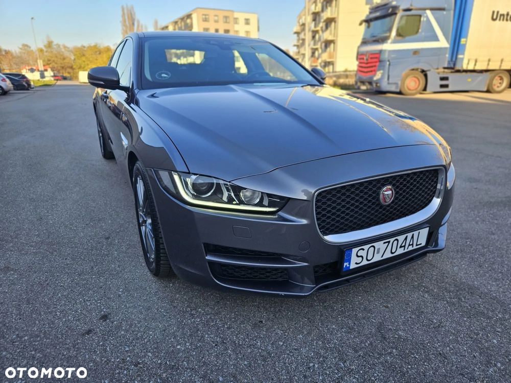 Jaguar XE 2.0 D Prestige - 18