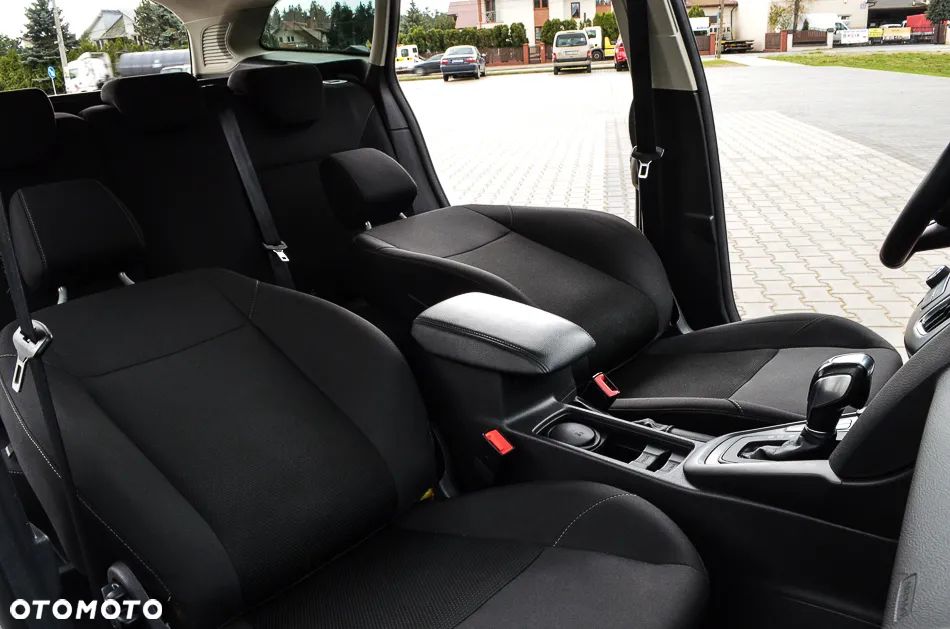 Ford Focus 1.0 EcoBoost Active X - 29