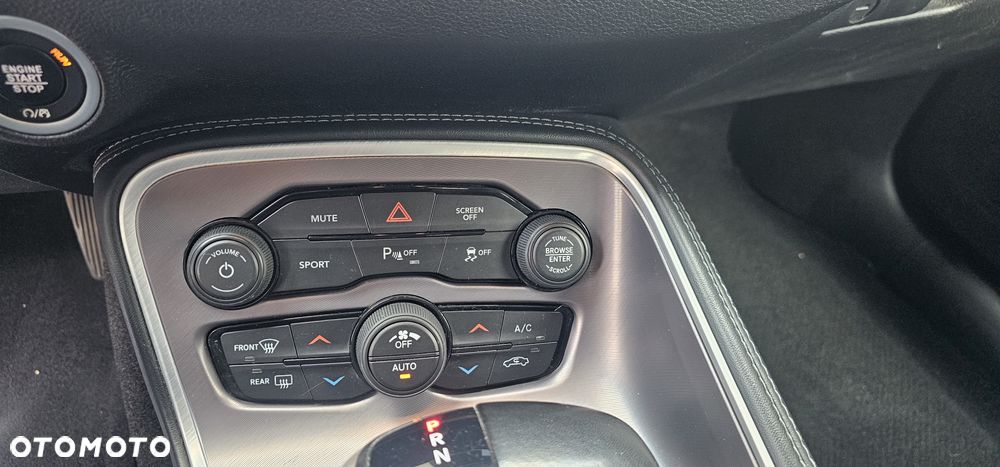 Dodge Challenger - 15