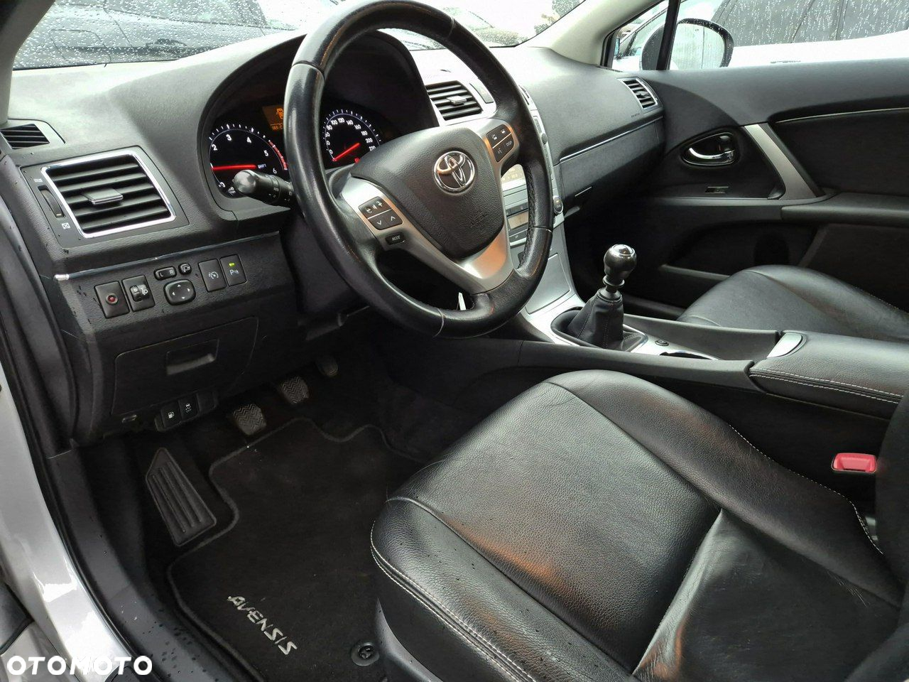 Toyota Avensis - 12