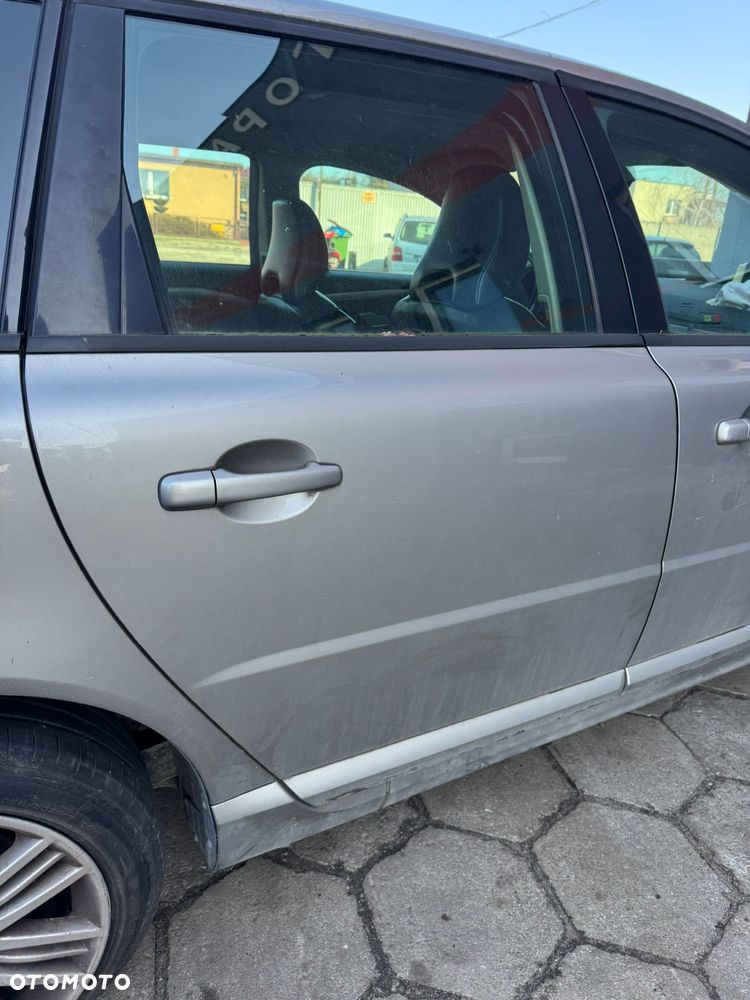 cała na części Volvo V70 2.4 - 2