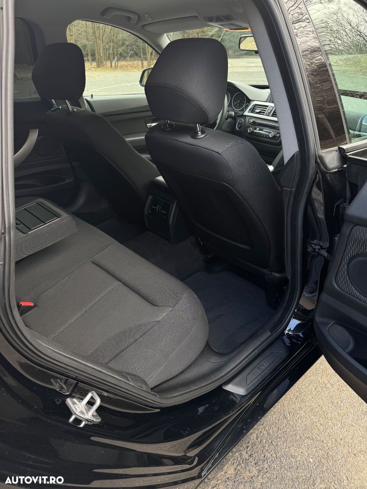 BMW Seria 3 320d Aut. - 11