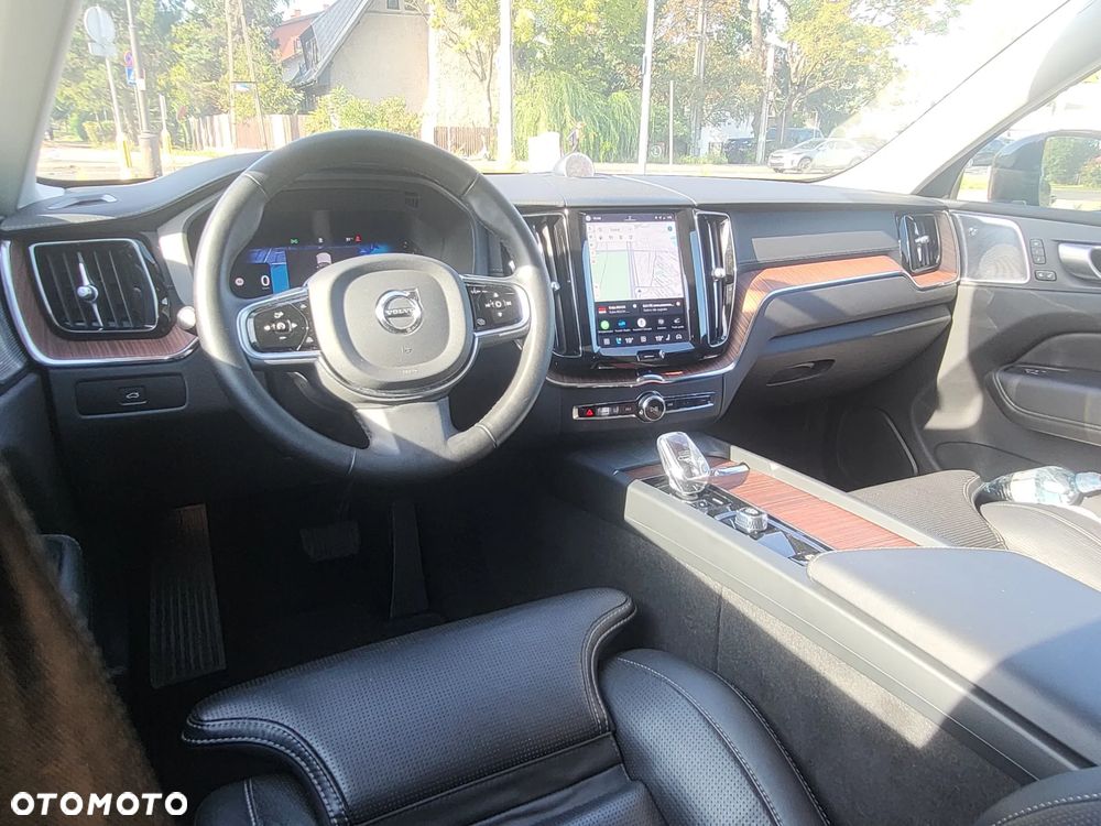 Volvo XC 60 B4 D Ultimate Dark - 10
