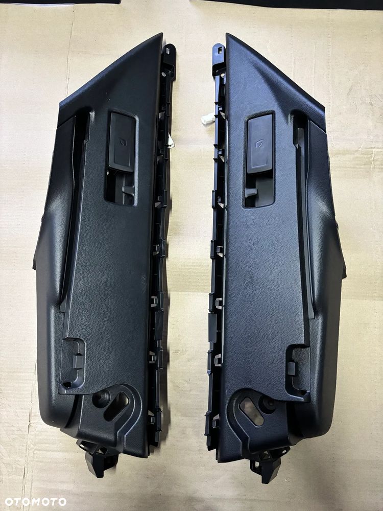 Wnętrze daszki osłony słupków plastiki wyposażenie wnętrza Toyota Corolla e21 lift - 3