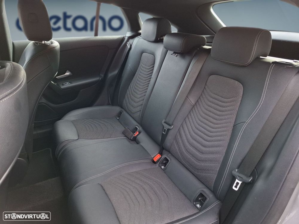 Mercedes-Benz CLA 180 d Shooting Brake AMG Line Aut. - 14
