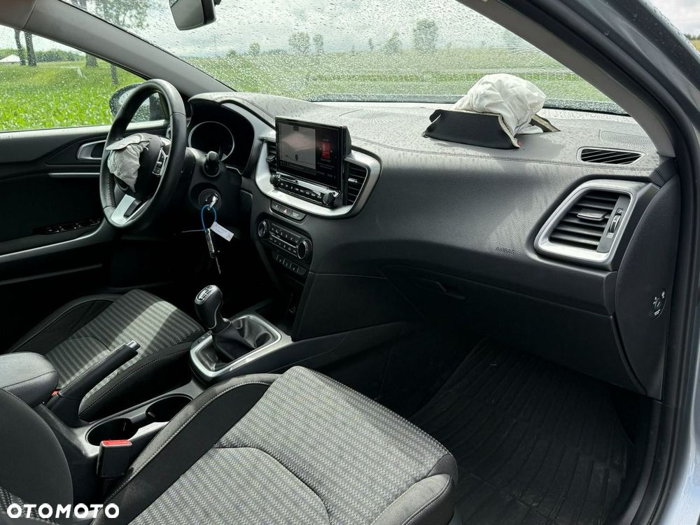 Kia Ceed 1.5 T-GDI Business Line - 19