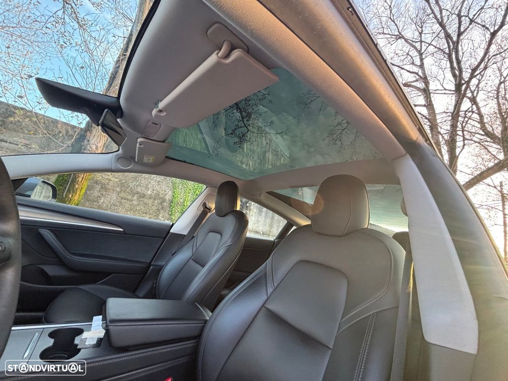 Tesla Model 3 Long Range Tração Traseira - 29