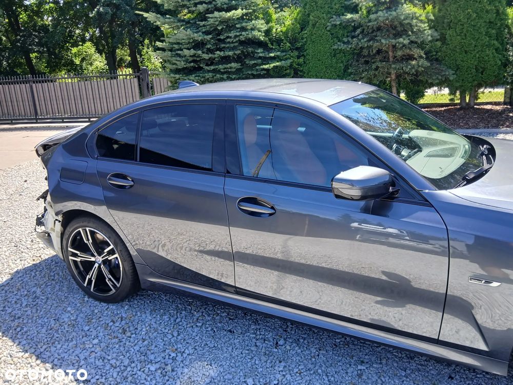 BMW Seria 3 330e PHEV xDrive M Sport sport - 11