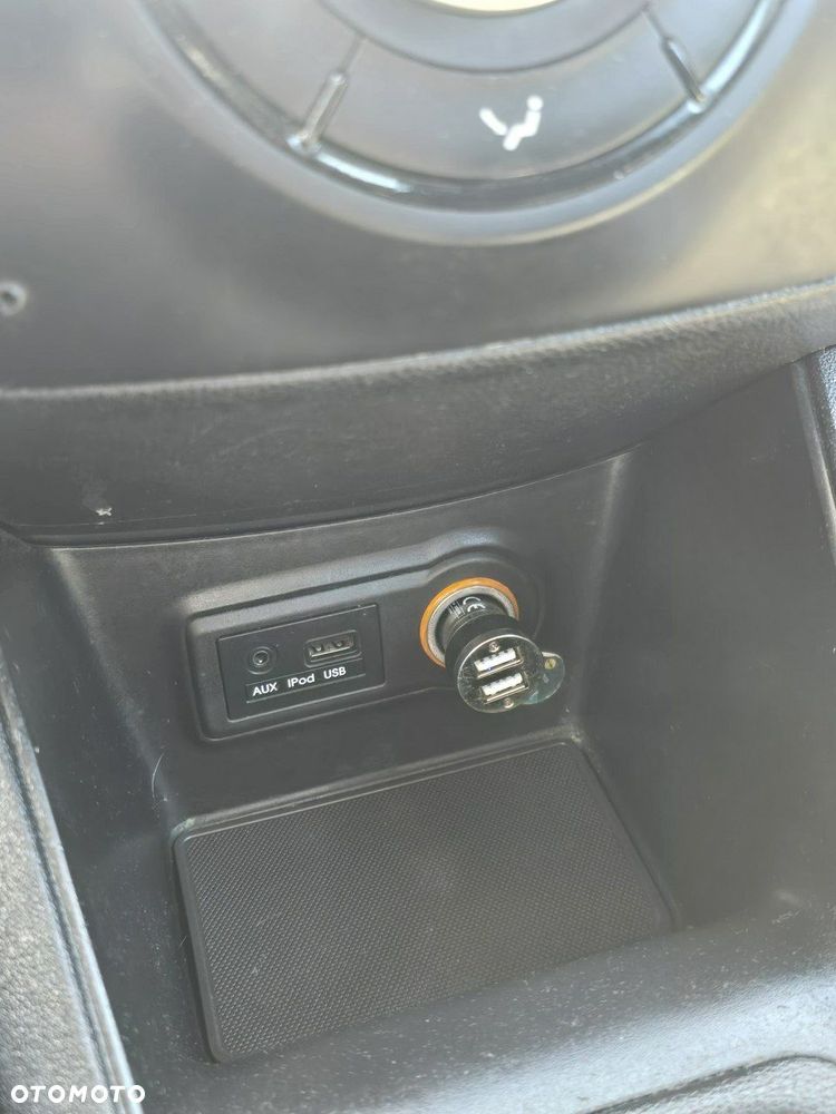 Kia Venga - 28
