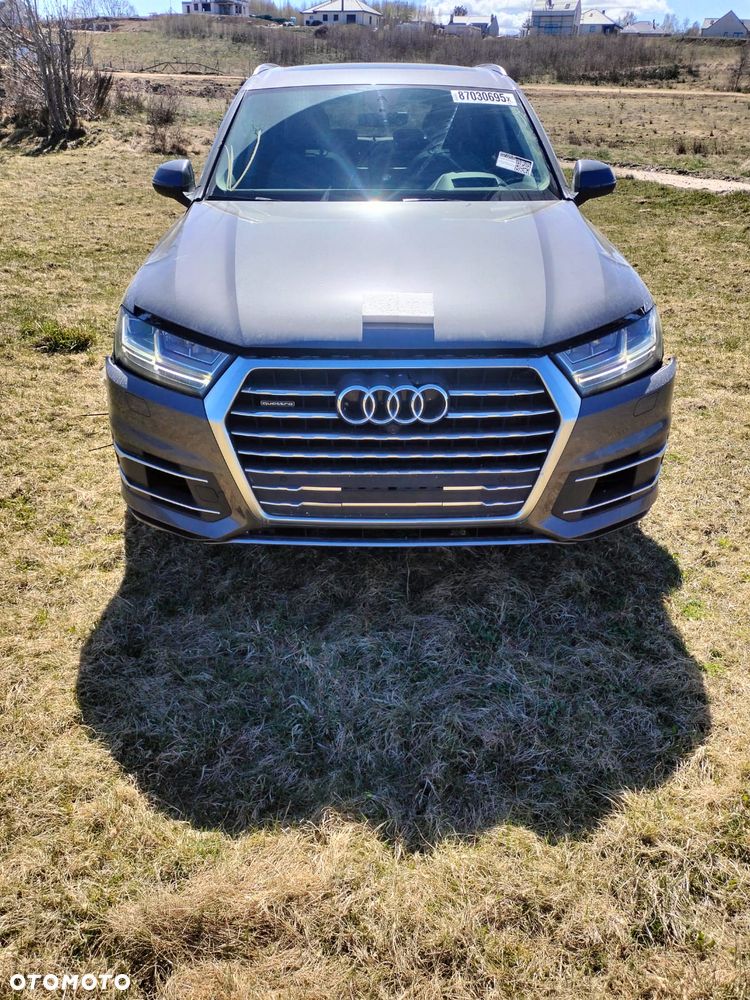 Audi Q7 - 1