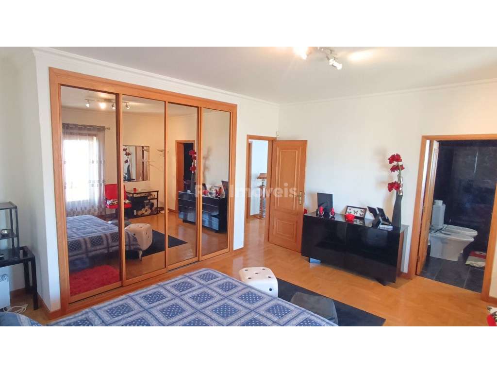 Moradia de 2 pisos + Moradia em Alvenaria + Terreno - Entroncamento - Grande imagem: 5/26