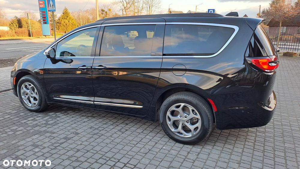 Chrysler Pacifica - 4