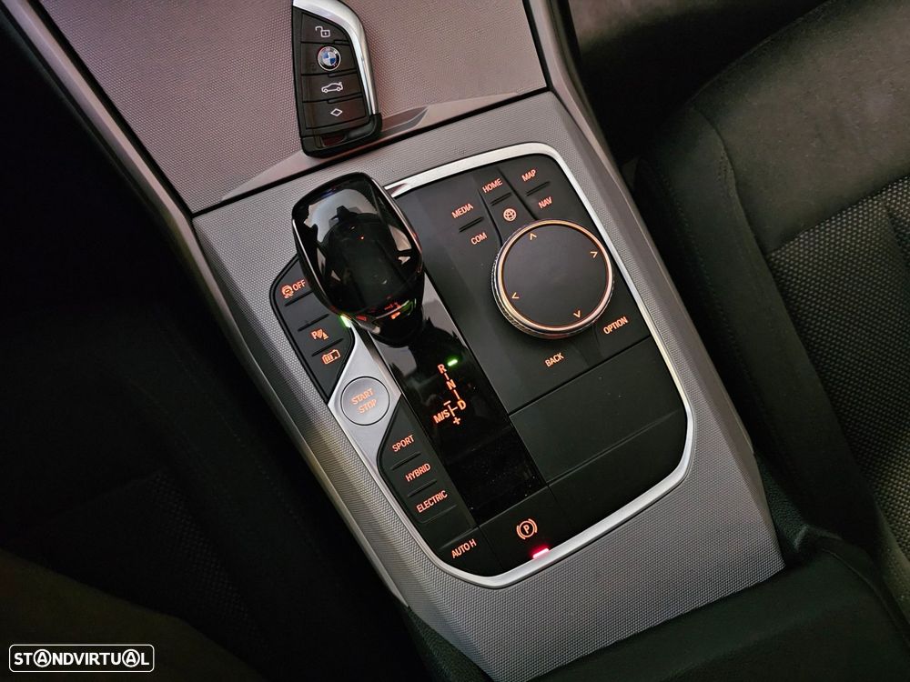 BMW 330 e Corporate Edition Auto - 17