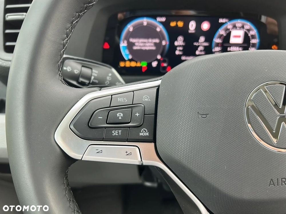 Volkswagen Crafter KONTENER MEBLOWY+WINDA/AUTOMAT/35 Podwozie z pojedynczą kabiną 2,0 l 163 KM manual r. o.: 4490 mm - 19