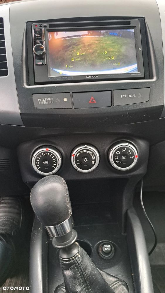Mitsubishi Outlander 2.0 DID Intense + - 11