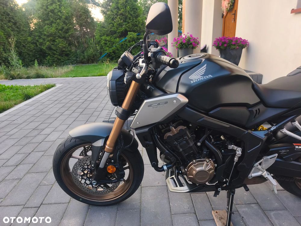 Honda CB - 22