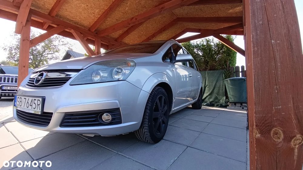 Opel Zafira 1.8 Enjoy - 24