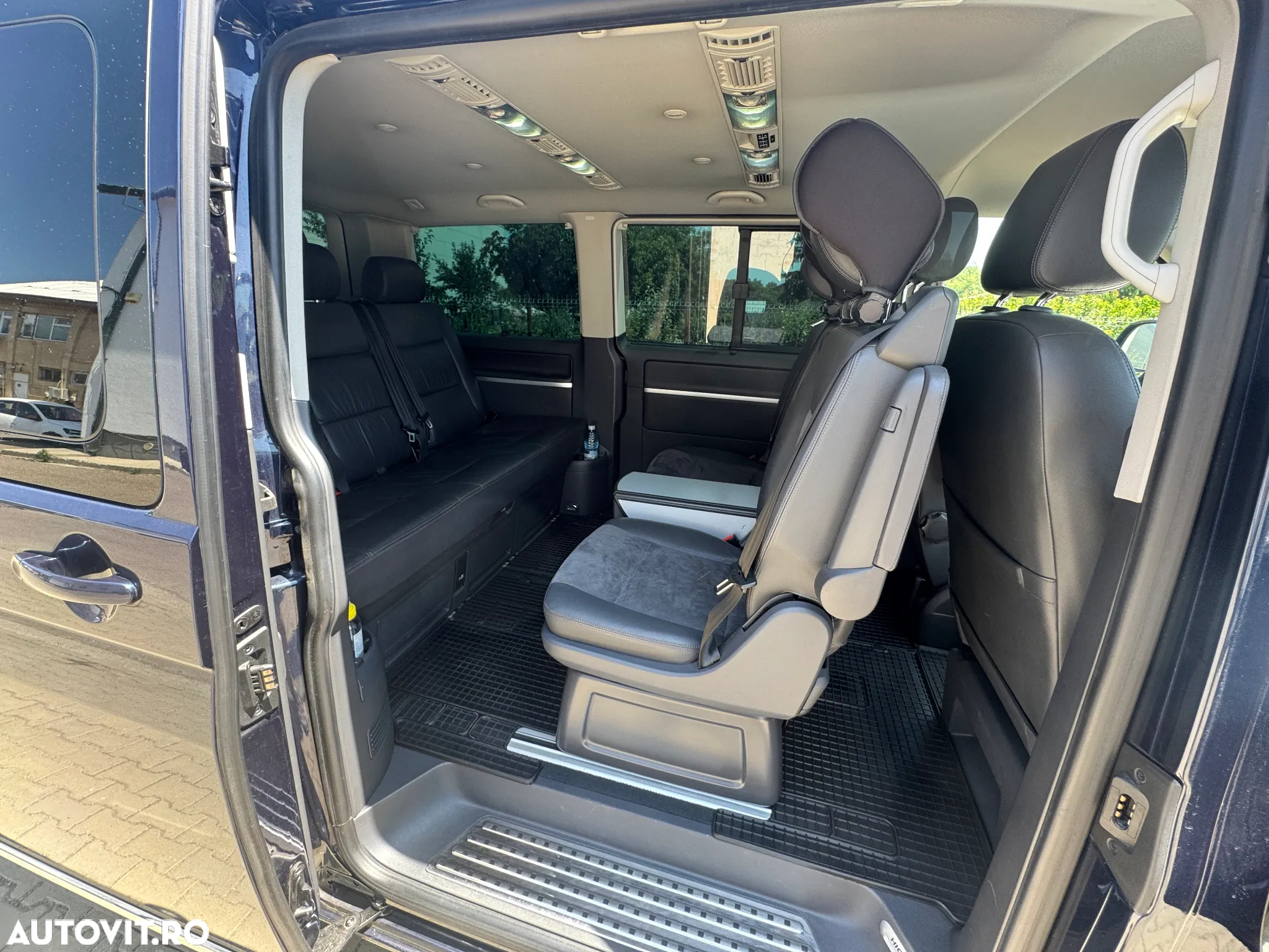 Volkswagen Multivan - 8