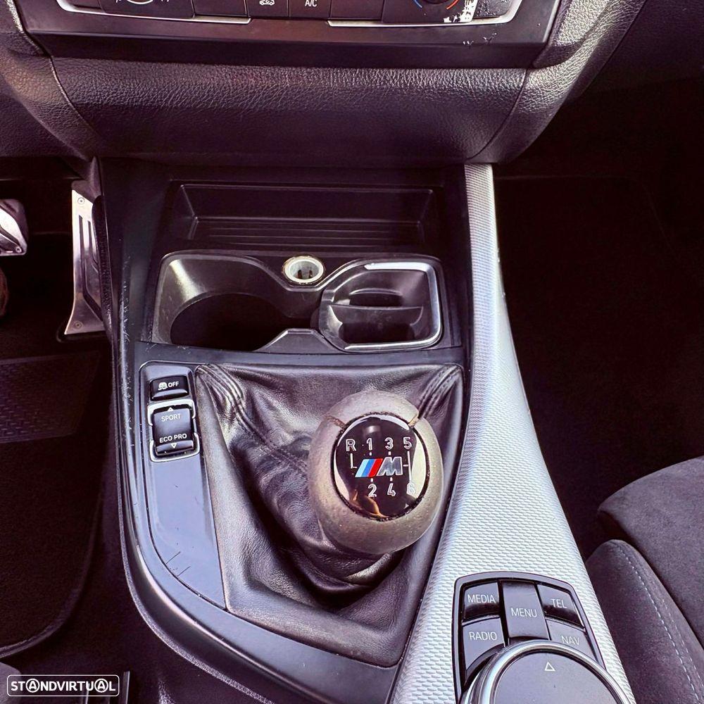 BMW 116 d Pack M - 12