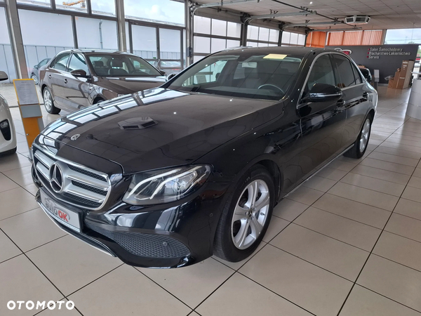 Mercedes-Benz Klasa E 250 9G-TRONIC