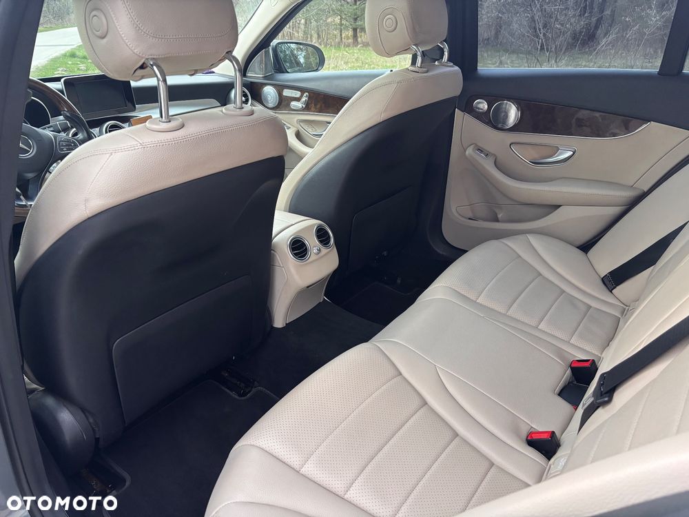 Mercedes-Benz Klasa C 300 9G-TRONIC - 13