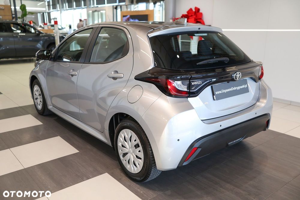 Toyota Yaris - 4