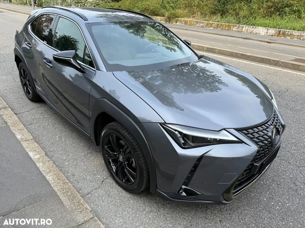 Lexus UX 250h FWD Executive - 1