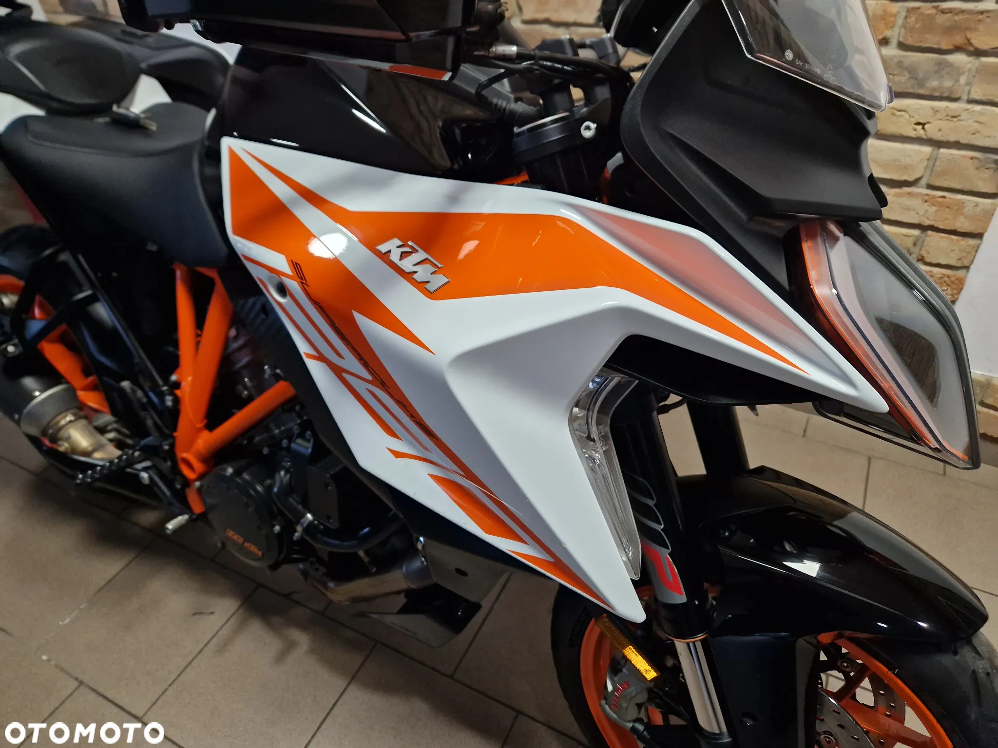 KTM Adventure - 10