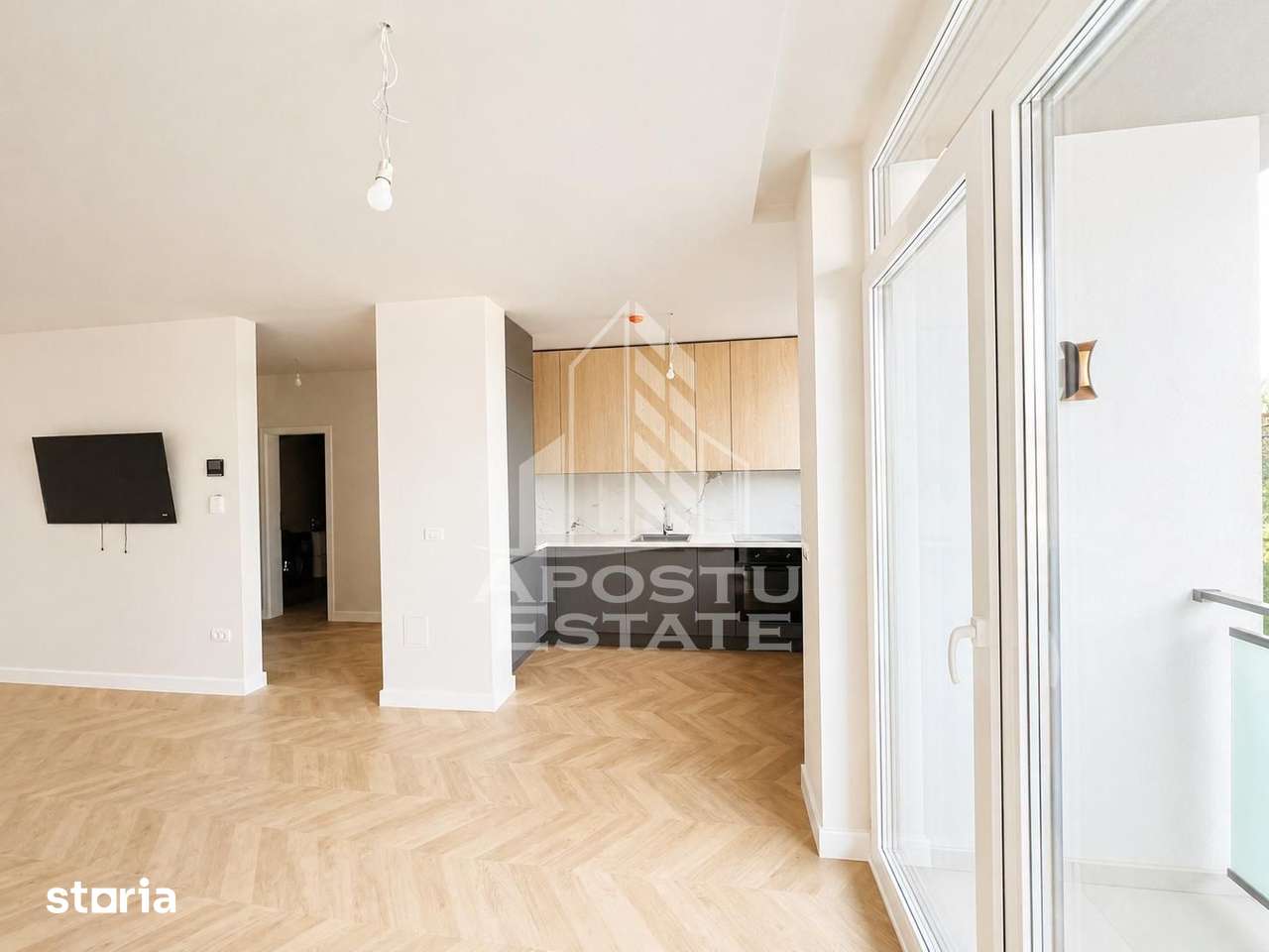 DE VANZARE Apartament doua camere cu pozitie excelenta — fotografia 3