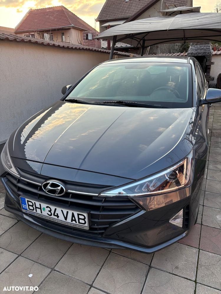 Hyundai Elantra 1.6 MPi Comfort - 1