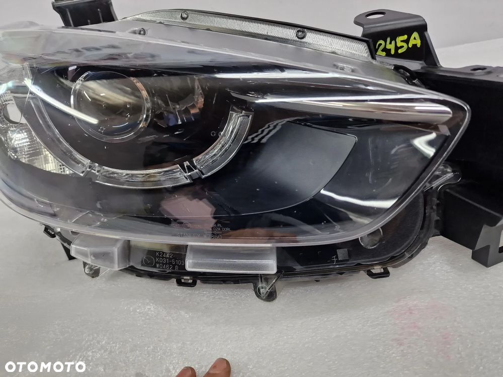 MAZDA CX5 CX-5 LIFT 14- LEWA / PRAWA LAMPA PRZEDNIA PRZÓD SOCZEWKA + LED , NR STANLEY W2416 , NR AUKCJI LA245 - 4