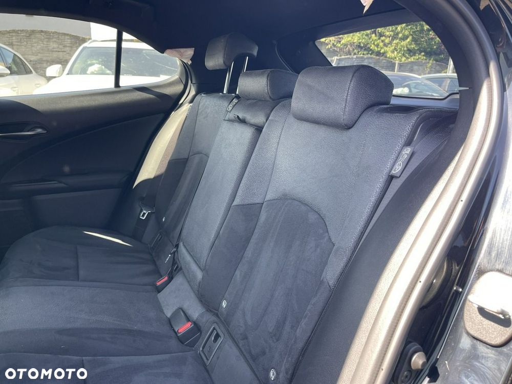 Lexus UX 300h Elegance - 14