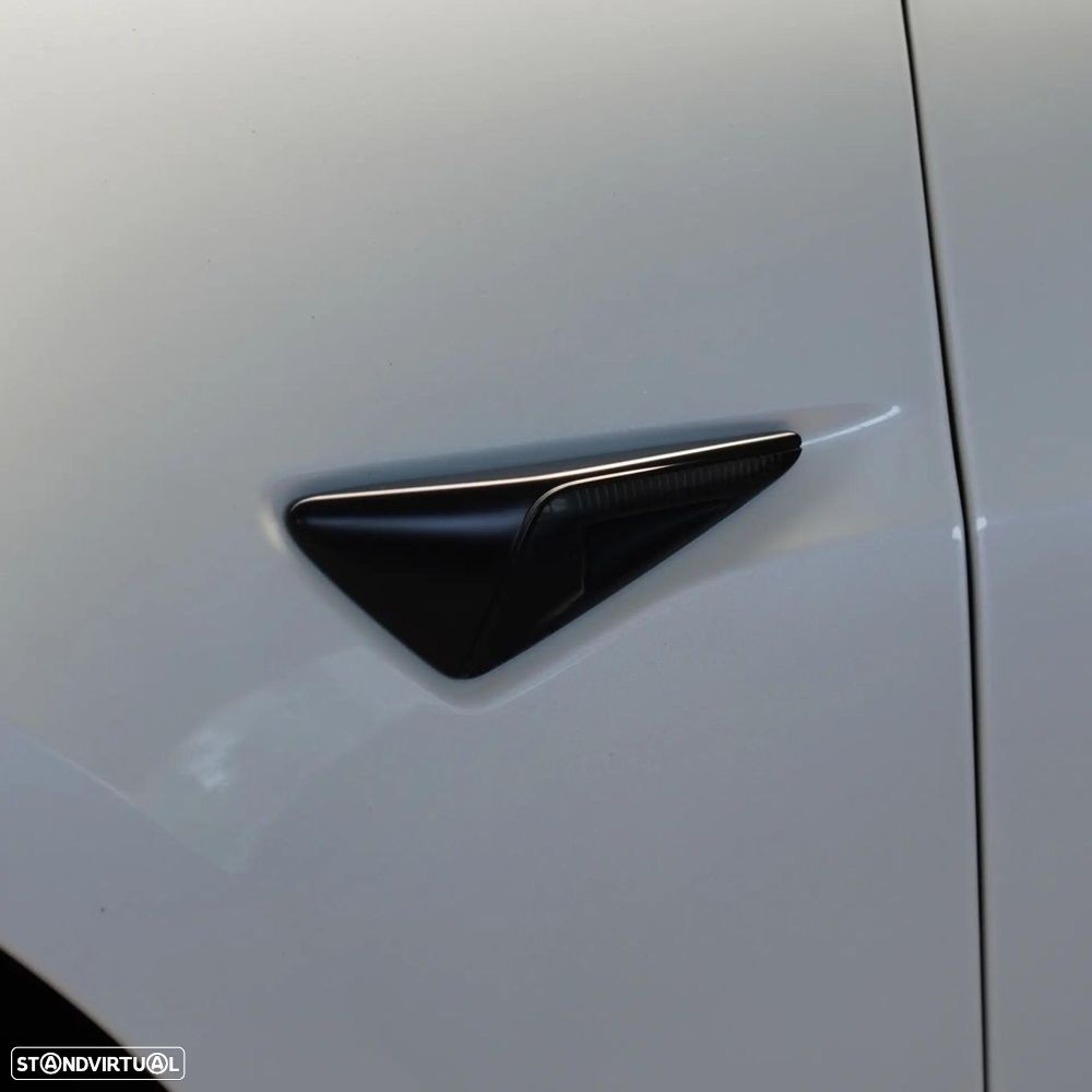Tesla Model 3 Long Range AWD Dual Motor Performance - 32
