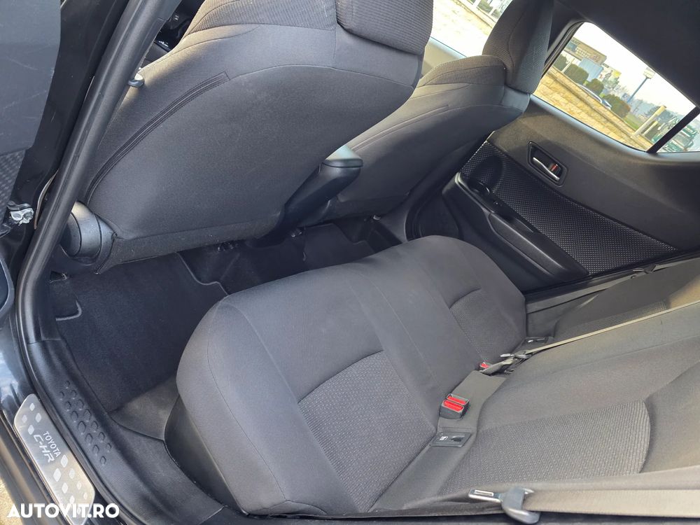 Toyota C-HR Hybrid Club - 24