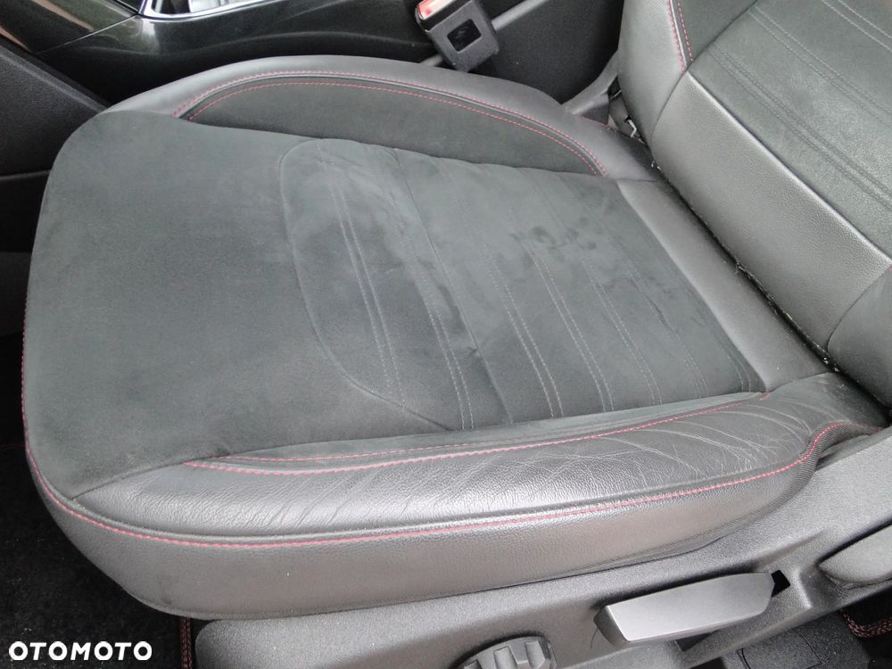 Ford Kuga 1.5 EcoBoost FWD ST-Line ASS - 37