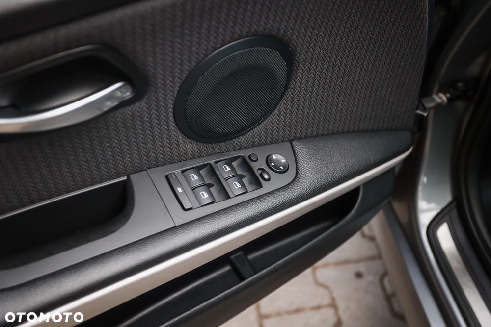 BMW Seria 3 320d DPF - 16