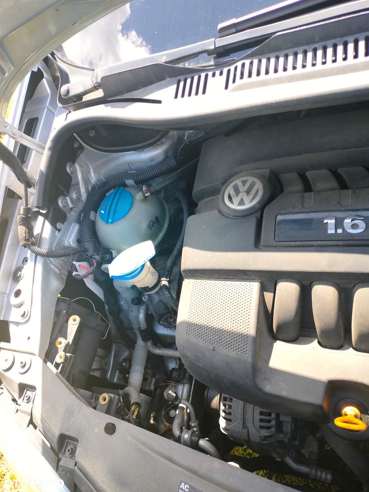 Volkswagen Touran 1.6 Basis - 10