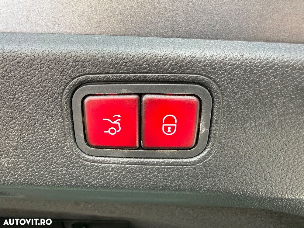 Mercedes-Benz CLS 400 d 4MATIC 9G-TRONIC AMG Line - 23