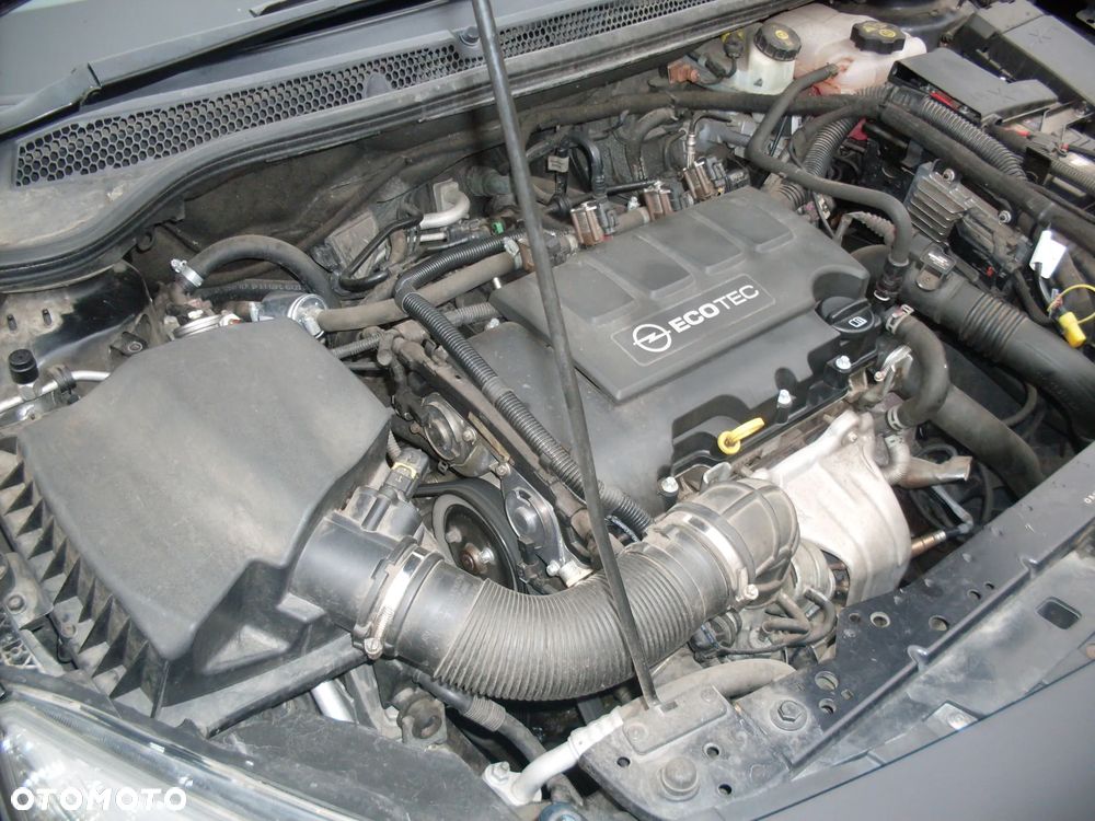 Opel Astra 1.4 Turbo Color Edition - 11