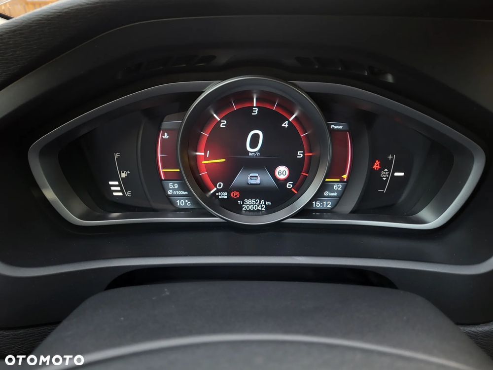 Volvo V40 D4 Momentum - 15
