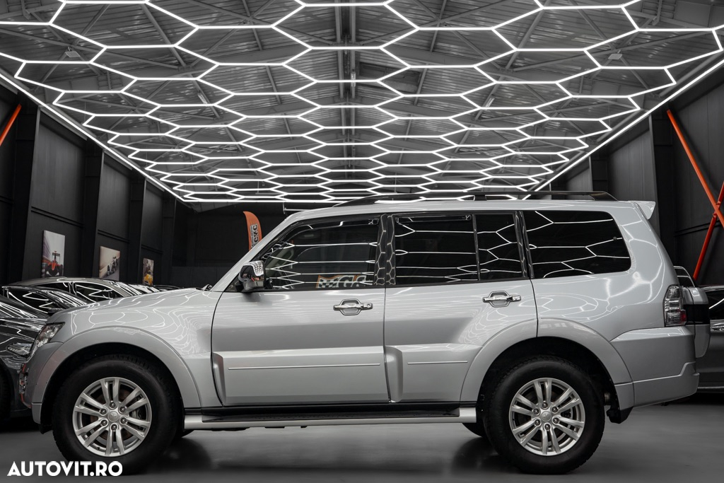 Mitsubishi Pajero 3.2 DI-D Automatik Top - 28