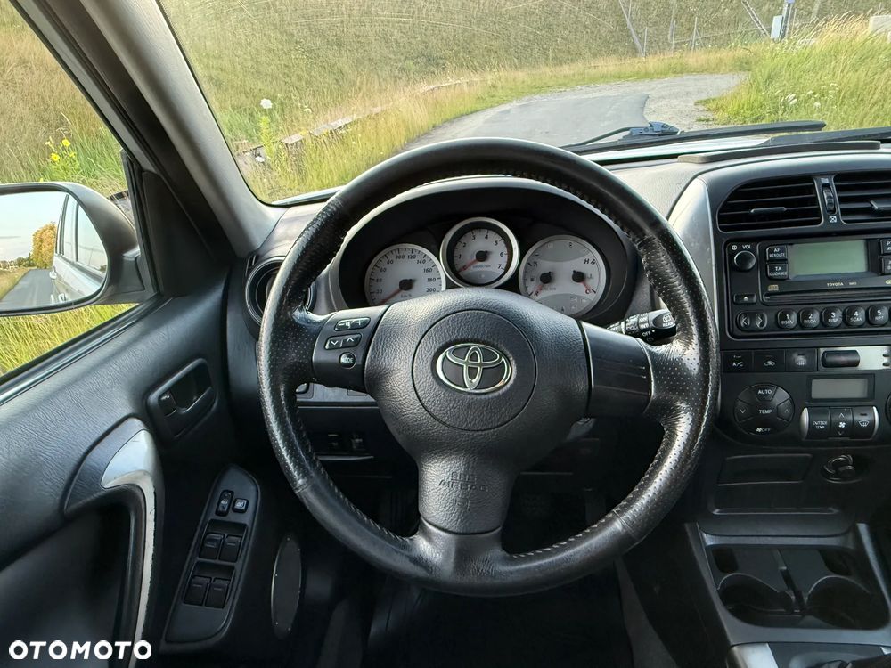 Toyota RAV4 D-4D 4x4 Sol - 20