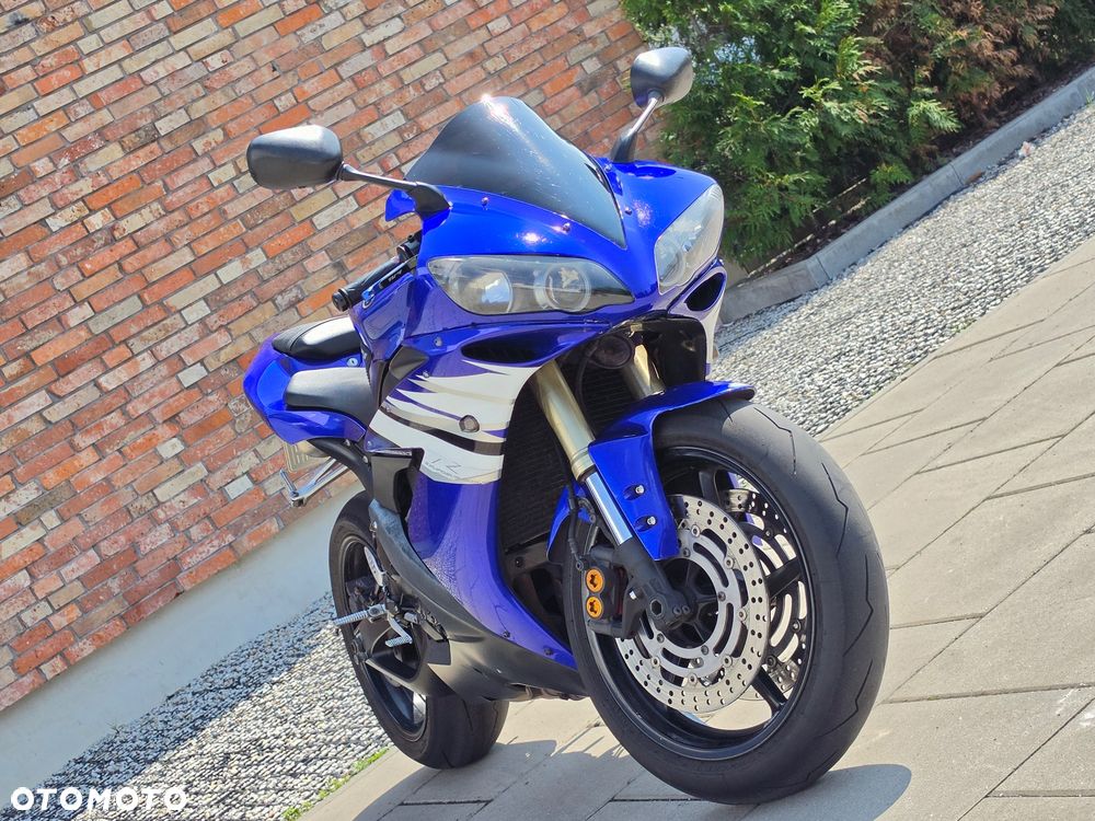 Yamaha R1 - 13