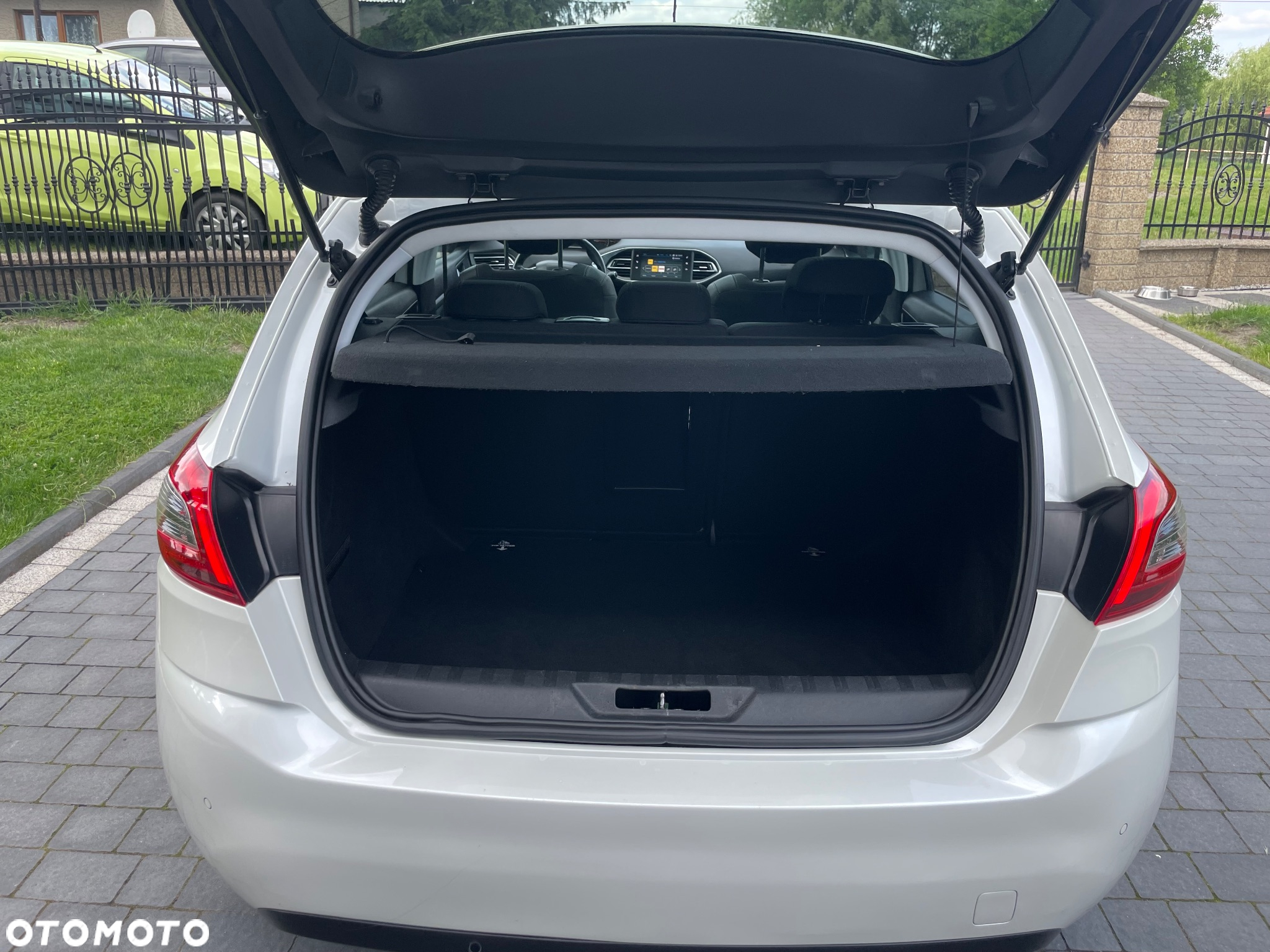 Peugeot 308 1.2 PureTech GPF Allure S&S - 12